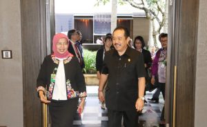 Rosa Vivien Ratnawati