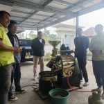 Tak Lagi Jual Biji Mentah, Petani Desa Pengejaran Mulai Olah Kopi Sangrai Mandiri
